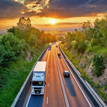 Advantages of Freight Shipping from Florida to California - Freight traveling on Highway